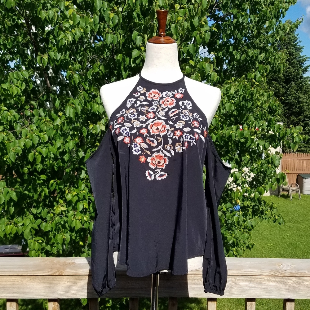 Abercrombie & Fitch Black Cold Shoulder Top - Picture 1 of 3